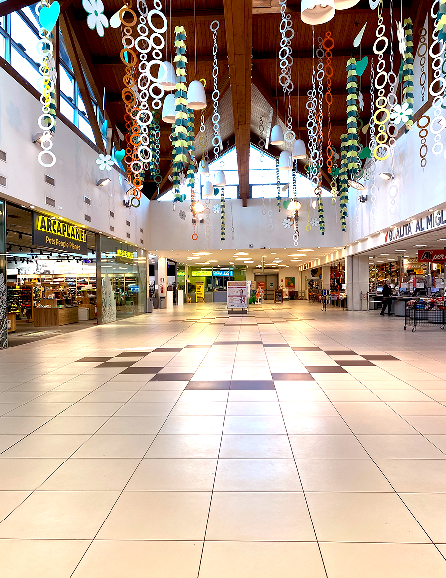 https://www.centrocommercialecastagnole.it/media/banners/images/foto-Centro_sotto_2-590042168.jpg
